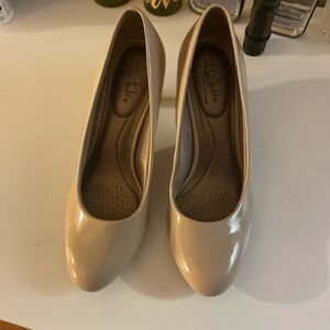 Life Stride Tan Heels Sleek Comfort